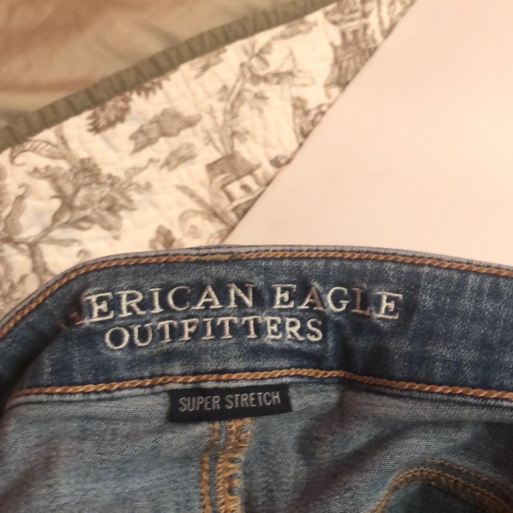 Distressed jeans - Picture 4 of 6